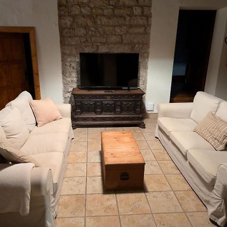 Masia Cal Millas - Turisme Rural Castellfullit de Riubregos Bagian luar foto
