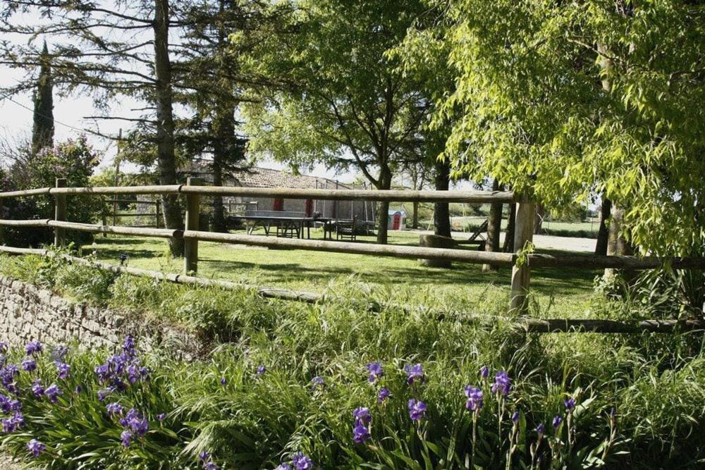 Masia Cal Millas - Turisme Rural Castellfullit de Riubregos Bagian luar foto
