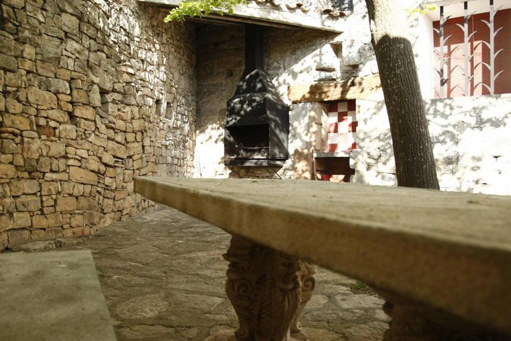 Masia Cal Millas - Turisme Rural Castellfullit de Riubregos Bagian luar foto