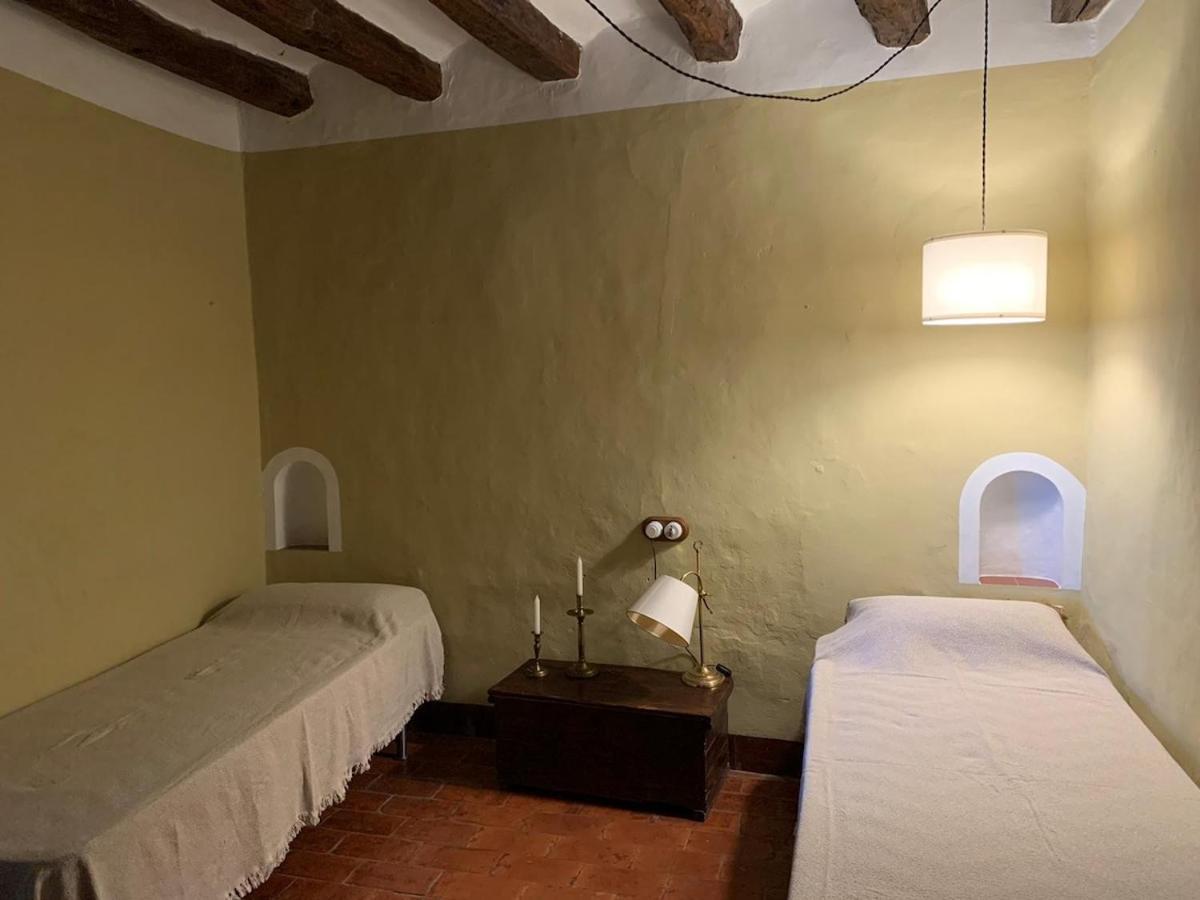 Masia Cal Millas - Turisme Rural Castellfullit de Riubregos Bagian luar foto